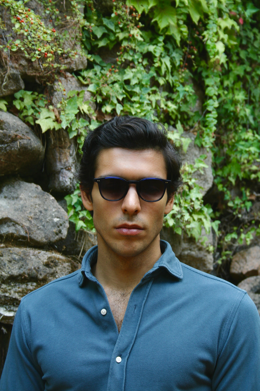 Di Capo Ampat sunglasses - Navy Blue acetate frame detail